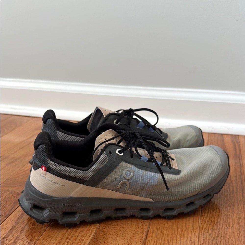 On Running Black and Gray Athletic Shoes with Cloud Cushioning 8.5